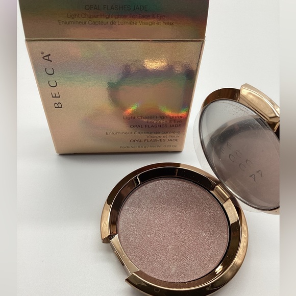 Becca Cosmetics Light Chaser Highlighter in Opal Flashes Jade - BNIB - Picture 12 of 16